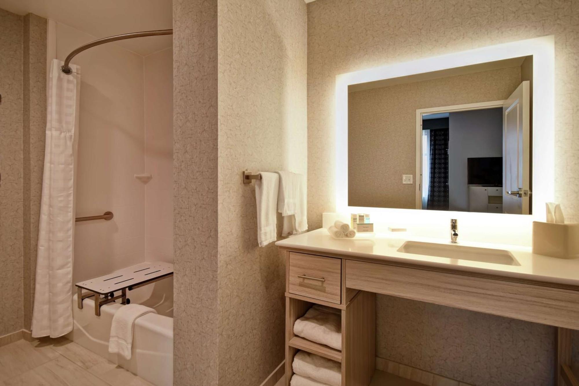 Homewood Suites By Hilton Greenville Downtown Εξωτερικό φωτογραφία